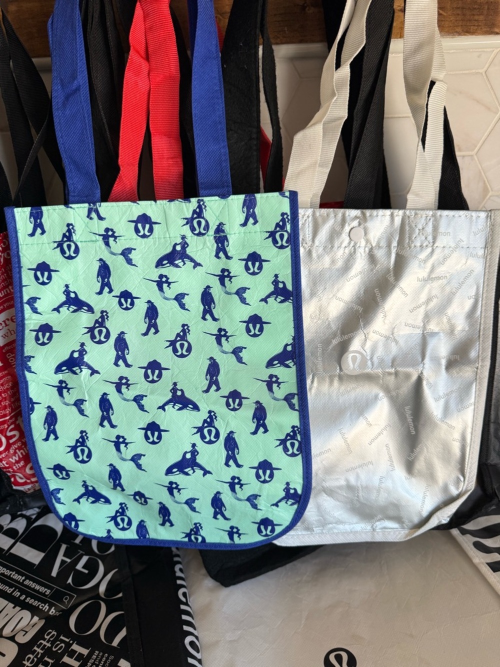 14 Lululemon Reusable Tote Bag - Versatile Everyday Carry - Picture 3 of 3